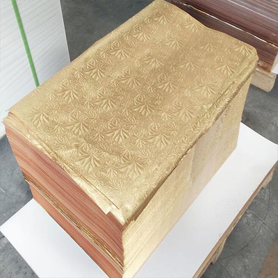 250GSM Τέχνη Εργατικό χαρτόνι 50 * 70 cm Γυαλί χαρτόνι Custom πάχος και μέγεθος στρωμένο ασήμι / χρυσό μεταλλικό χαρτί