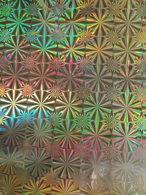 12mic PET/17mic bopp ολογραφική μεταλλωμένη επικάλυψη πρώτης βάσης Χρησιμοποιείται για την UV εκτύπωση